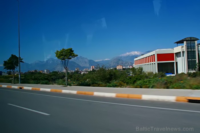 Aiz Tauru kalnu nogāzēm atrodas viens no populārākajiem kūrortiem Turcijā - Kemera www.novatours.lv 75311