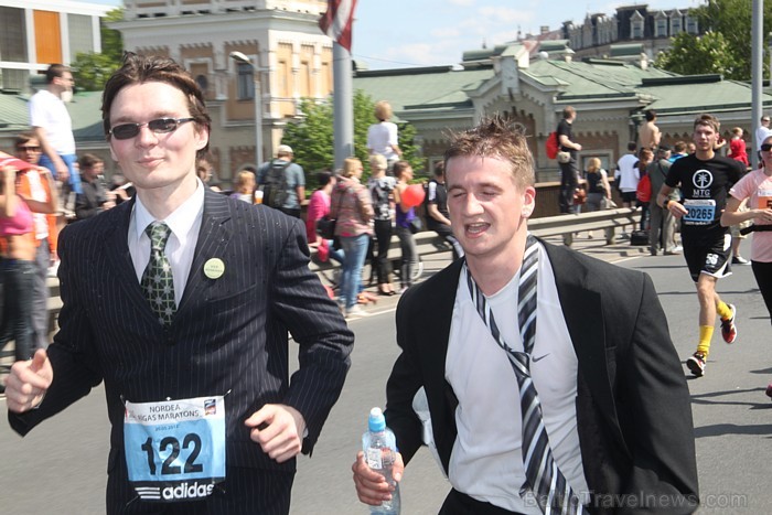 21. Rīgas maratons, kas notika 20.05.2012 un pulcēja dažādās distancēs 18 180 skrējējus (www.wess-select.lv) 75644