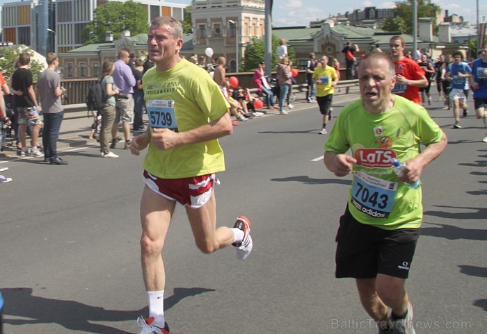 21. Rīgas maratons, kas notika 20.05.2012 un pulcēja dažādās distancēs 18 180 skrējējus (www.wess-select.lv) 75647