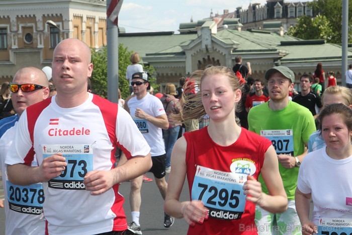 21. Rīgas maratons, kas notika 20.05.2012 un pulcēja dažādās distancēs 18 180 skrējējus (www.wess-select.lv) 75649