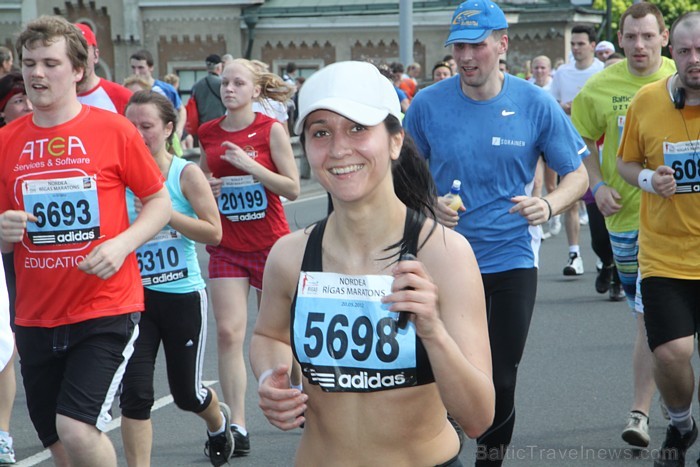 21. Rīgas maratons, kas notika 20.05.2012 un pulcēja dažādās distancēs 18 180 skrējējus (www.wess-select.lv) 75660