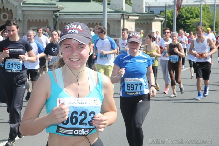 21. Rīgas maratons, kas notika 20.05.2012 un pulcēja dažādās distancēs 18 180 skrējējus (www.wess-select.lv) 75661