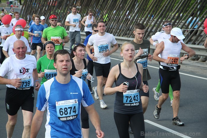 21. Rīgas maratons, kas notika 20.05.2012 un pulcēja dažādās distancēs 18 180 skrējējus (www.wess-select.lv) 75670