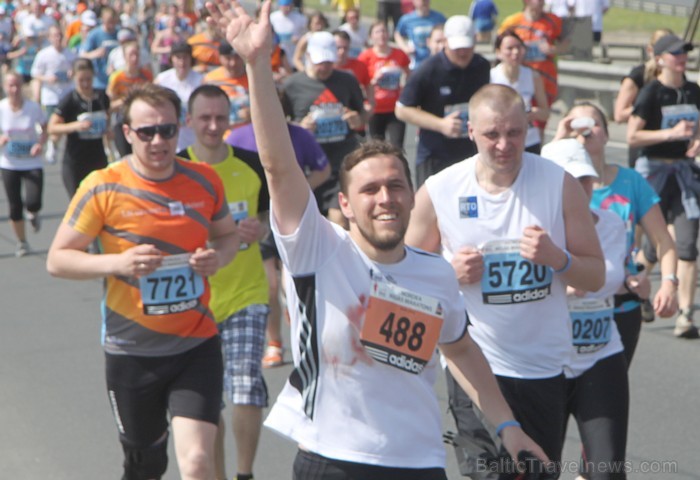 21. Rīgas maratons, kas notika 20.05.2012 un pulcēja dažādās distancēs 18 180 skrējējus (www.wess-select.lv) 75672