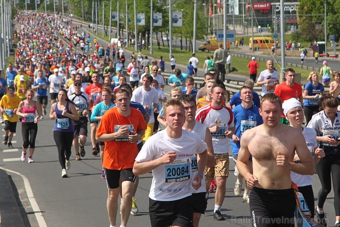 21. Rīgas maratons, kas notika 20.05.2012 un pulcēja dažādās distancēs 18 180 skrējējus (www.wess-select.lv) 75674