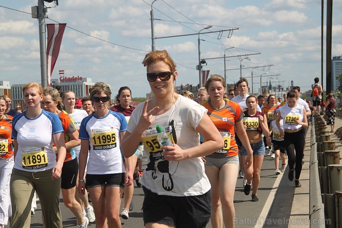 21. Rīgas maratons, kas notika 20.05.2012 un pulcēja dažādās distancēs 18 180 skrējējus (www.wess-select.lv) 75698