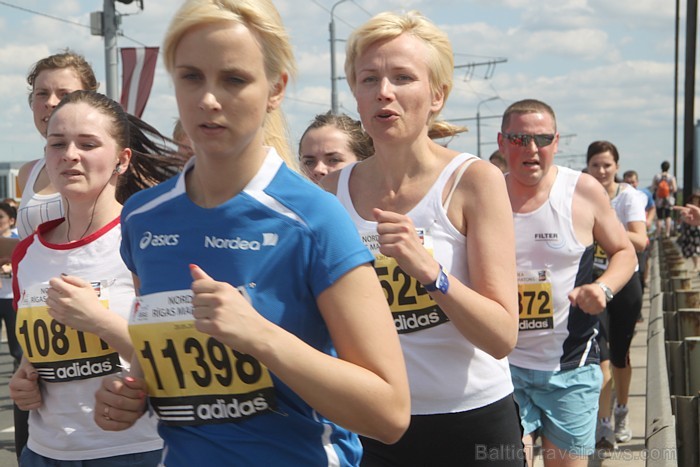 21. Rīgas maratons, kas notika 20.05.2012 un pulcēja dažādās distancēs 18 180 skrējējus (www.wess-select.lv) 75699