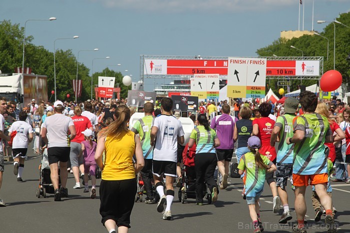 21. Rīgas maratons, kas notika 20.05.2012 un pulcēja dažādās distancēs 18 180 skrējējus (www.wess-select.lv) 75714