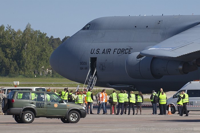 08.06.2012 lidostā «Rīga» nosēdās viena no lielākajām militārajām kravas lidmašīnām - Lockheed C-5A «Galaxy» Foto: www.fotoprojekts.lv 76617