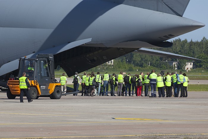 08.06.2012 lidostā «Rīga» nosēdās viena no lielākajām militārajām kravas lidmašīnām - Lockheed C-5A «Galaxy» Foto: www.fotoprojekts.lv 76620