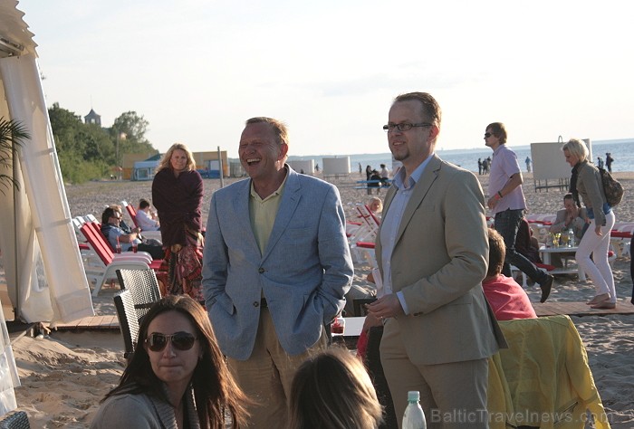 Baltic Beach Hotel kopā ar salaveci atklāj pludmales bāru Elite Majoros 77572