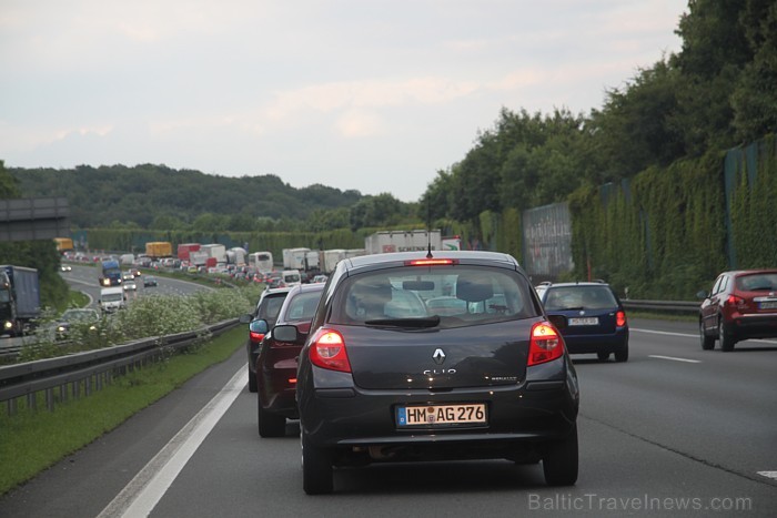 Aivars Mackevičs: kādreiz 90-jos gados tika pārdzītas vairāki desmiti automašīnu no Vācijas uz Latviju, kur vidēji tika pavadītas 24 stundas ceļā. Šor 78098