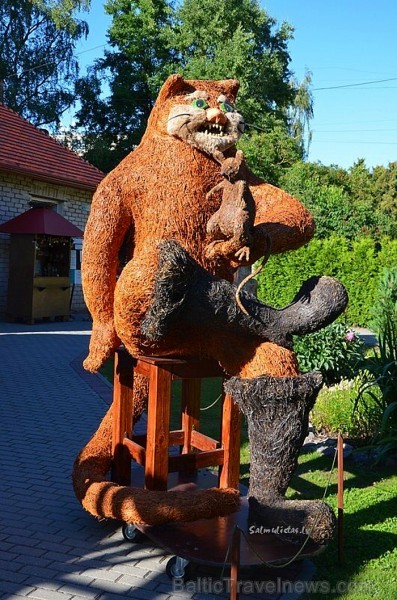 Salmu darbnīca, muzejs - vieta, kur salmi pārtop brīnumainās skulptūrās, lellēs, suvenīros. Foto:Salmu lietas www.salmulietas.lv 78692