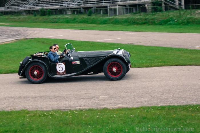 No 2012. gada 12. līdz 14. jūlijam norisinājās 4. Dikļu pils Retro rallijs, kurā piedalījās 18 ekipāžas no Latvijas, Krievijas un Baltkrievijas Foto:  78932