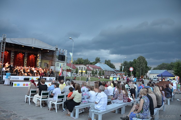 Jēkabpils pilsētas svētki (05.-07.07.2012) piesaistīja lielu apmeklētāju skaitu Foto: Jānis Lācis www.jekabpils.lv 78969