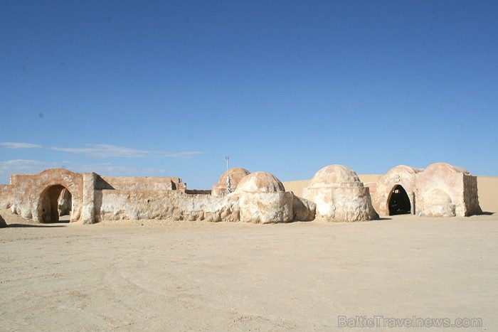 Travelnews.lv sameklē filmas Zvaigžņu kari pilsētas dekorācijas Sahāras tuksnesī (Tunisija) 79244