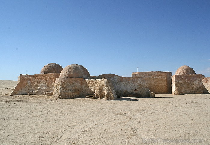 Travelnews.lv sameklē filmas Zvaigžņu kari pilsētas dekorācijas Sahāras tuksnesī (Tunisija) 79245