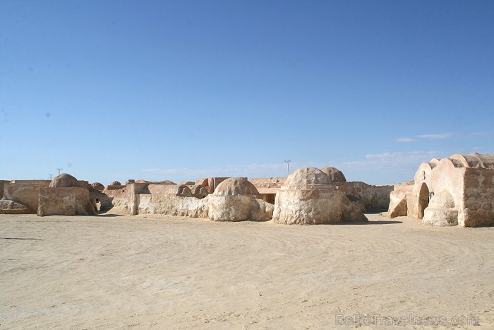 Travelnews.lv sameklē filmas Zvaigžņu kari pilsētas dekorācijas Sahāras tuksnesī (Tunisija) 79249