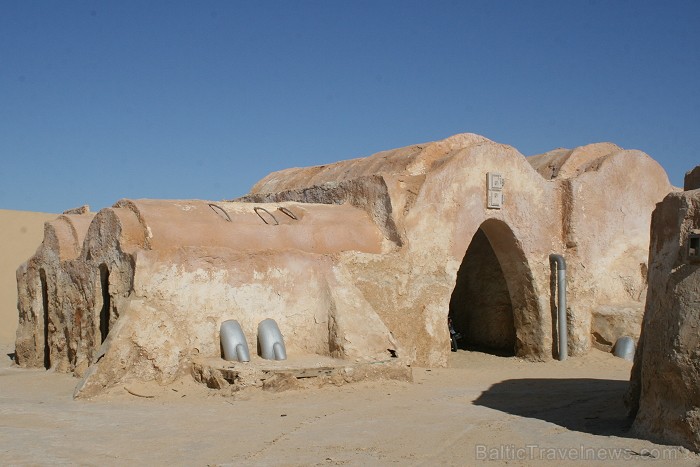Travelnews.lv sameklē filmas Zvaigžņu kari pilsētas dekorācijas Sahāras tuksnesī (Tunisija) 79253