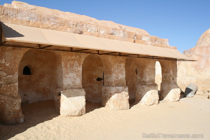 Travelnews.lv sameklē filmas Zvaigžņu kari pilsētas dekorācijas Sahāras tuksnesī (Tunisija) 79255