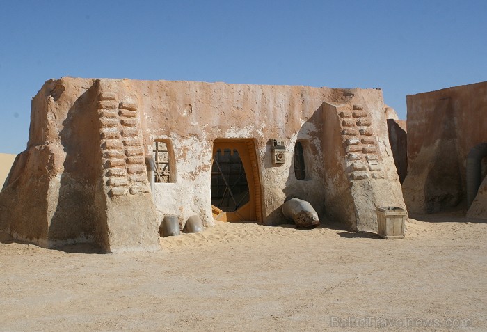 Travelnews.lv sameklē filmas Zvaigžņu kari pilsētas dekorācijas Sahāras tuksnesī (Tunisija) 79262