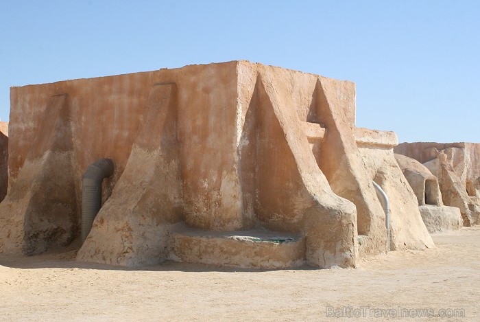 Travelnews.lv sameklē filmas Zvaigžņu kari pilsētas dekorācijas Sahāras tuksnesī (Tunisija) 79263