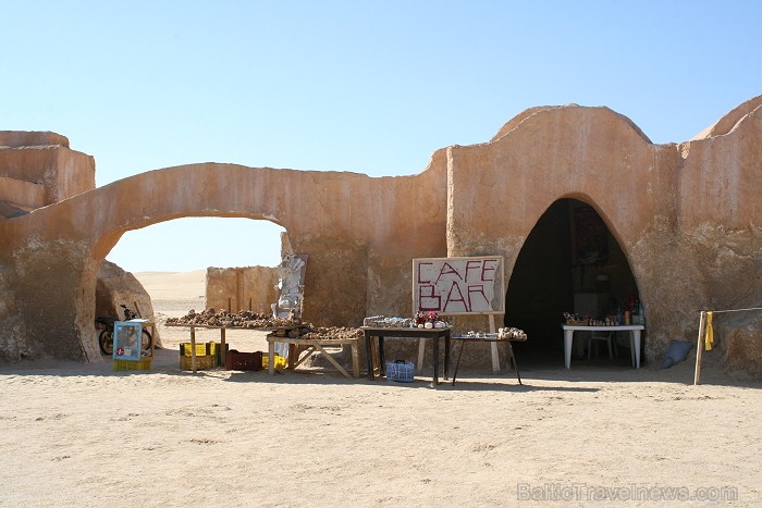 Travelnews.lv sameklē filmas Zvaigžņu kari pilsētas dekorācijas Sahāras tuksnesī (Tunisija) 79266