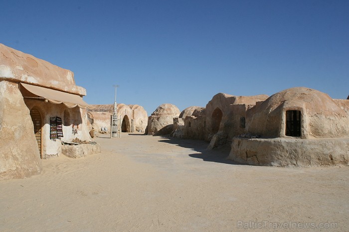 Travelnews.lv sameklē filmas Zvaigžņu kari pilsētas dekorācijas Sahāras tuksnesī (Tunisija) 79267