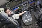 airBaltic demonstrē Bombardier Cseries 300 lidmašīnas pilotu kabīnes modeli