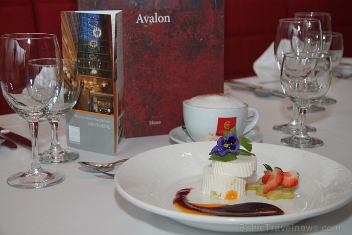 Panna Cotta ar meža zemeņu mērcīti - www.hotelavalon.eu 79797