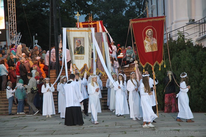 Vissvētākās Jaunavas Marijas debesbraukšanas svētki Aglonā (Aglyunā) 14./15.08.2012 80353