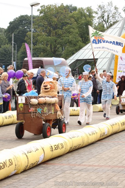 Atraktīvais kājminamo braucamrīku festivāls Baltcom Cartoon rallijs 2012 priecē ar kāšņiem spēkratiem Foto: www.parstipru.lv 80717