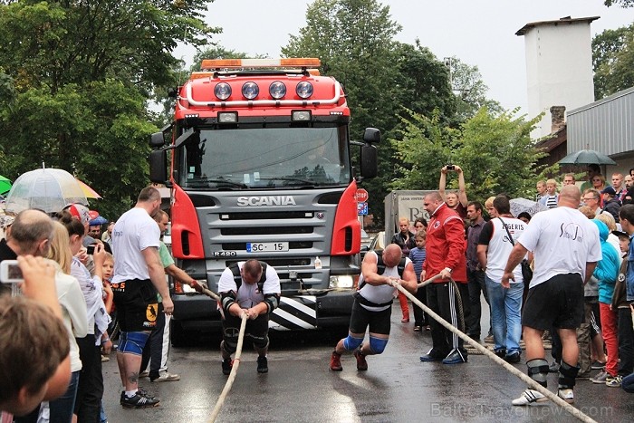 Ogrē 27.08.2012 norisinājās Starptautiskais spēkavīru turnīrs komandām. Foto: www.parstipru.lv 81177