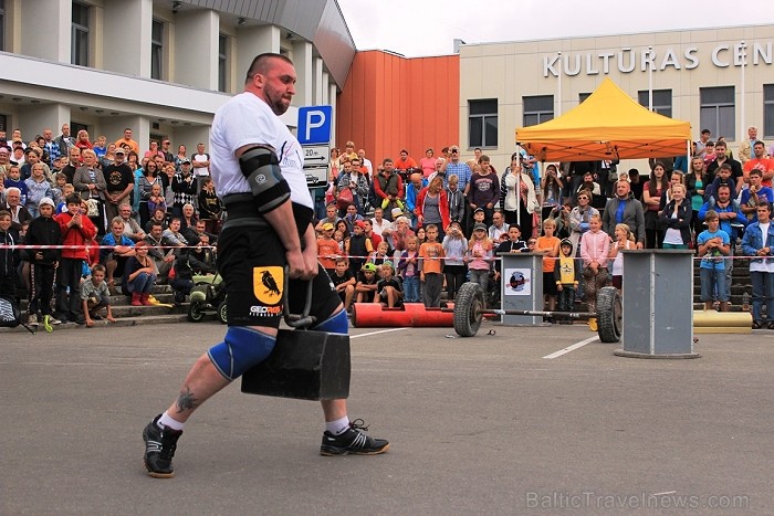 Ogrē 27.08.2012 norisinājās Starptautiskais spēkavīru turnīrs komandām. Foto: www.parstipru.lv 81179