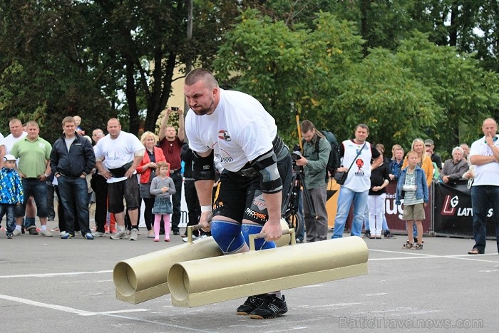 Ogrē 27.08.2012 norisinājās Starptautiskais spēkavīru turnīrs komandām. Foto: www.parstipru.lv 81195