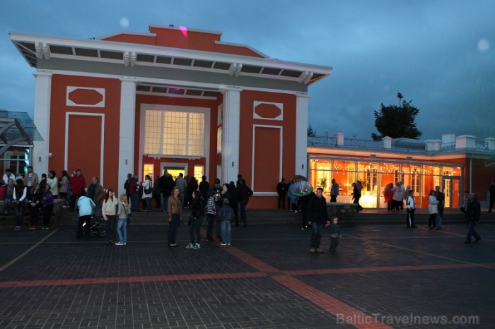 Siguldā atklāts unikāls Laimas pulkstenis un jauns tūrisma informācijas centrs Dzelzceļa stacijā. Foto: Juris Ķilkuts www.fotostudijas.lv 81385