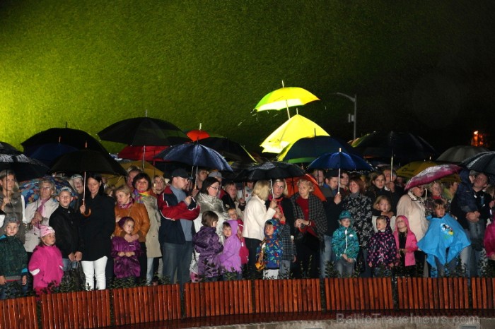 Siguldā atklāts unikāls Laimas pulkstenis un jauns tūrisma informācijas centrs Dzelzceļa stacijā. Foto: Juris Ķilkuts www.fotostudijas.lv 81387