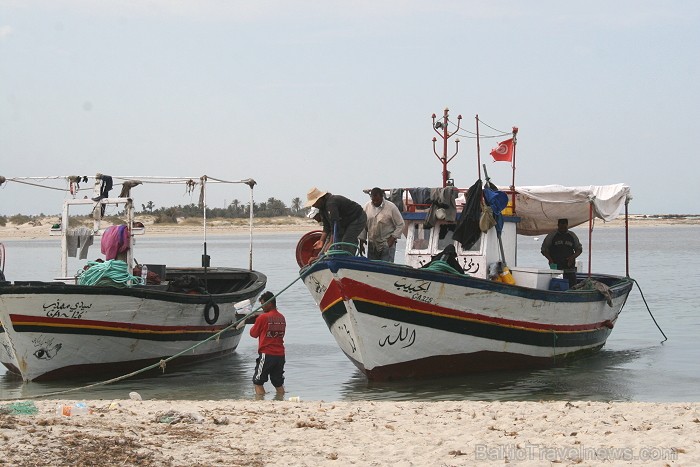 Esot Džerbas salā (Tunisija) noteikti dodies apciemot kādu no nelielām zvejnieku ostām, izbaudīt vietējo iedzīvotāju viesmīlību 81529