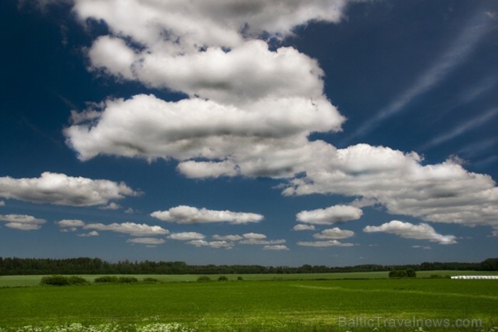 Par vasaras mirkļa foto vēl notiek balsošana līdz 21. septembrim. Nobalsot var  šeit 82018