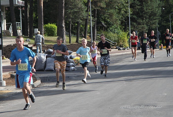 Ogres novada balvu izcīņa garo distanču skriešanā 8.09.2012. Foto sponsors: www.LatvijasCentrs.lv 82113