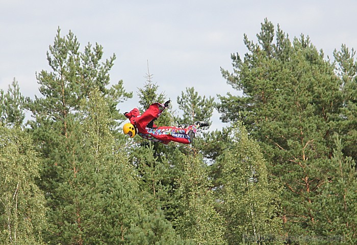 Siguldas AERODIUM vertikālais vēja tunelis ļauj piepildīt cilvēces senāko sapni - lidot bez spārniem! Foto sponsors: www.aerodium.lv 82204