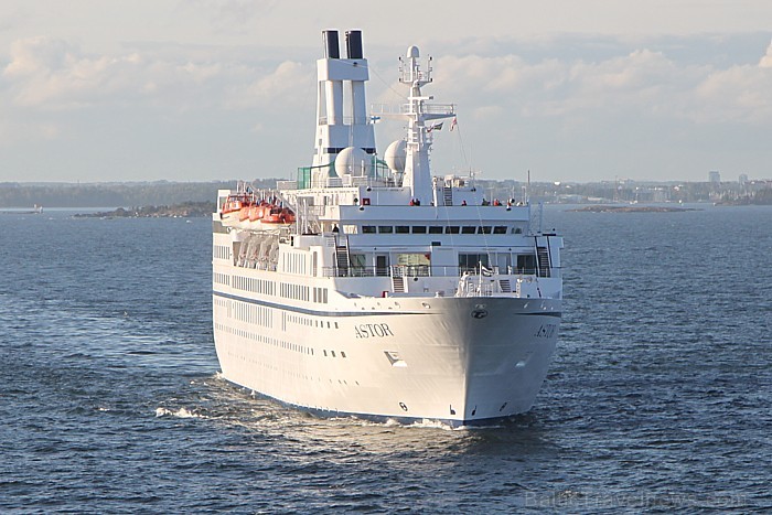 Zviedrijas un Somijas jūras piekraste salīdzinājumā ar Latvijas piekrasti tiek intensīvi kuģota un pie apvāršņa vienmēr var saskatīt kādu no kuģiem. F 82243
