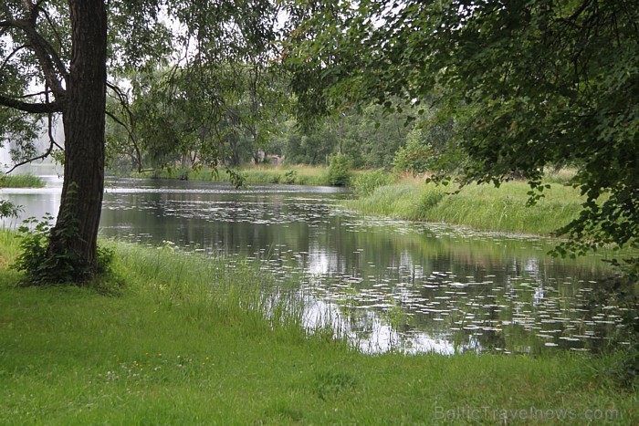 18. - 19. gadsimta regulāra plānojuma pils parks ir viens no ievērojamākajiem ainavu parkiem Latvijā ar sarežģītu dīķu un kanālu sistēmu. Foto sponsor 82314