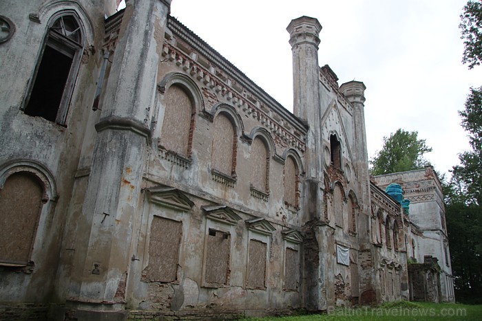 Ja Preiļiem izdotos Borhu pili atjaunot un to veltīt Preiļu novada vēsturei, tad daudzas tūristu straumes ceļā uz Aglonu šeit rastu baudījumu. Foto sp 82319