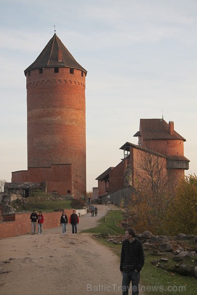 Rudens «zelts» izkrāšņo Turaidas muzejrezervātu. Foto sponsors: www.tourism.sigulda.lv 83655