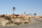 Vēja darinātās smilšu klintis Dbebcha ciemā (Tunisijā) 1