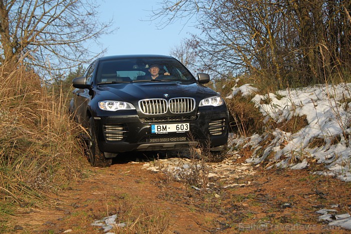 BMW X6 M50d ir aprīkots ar sešu cilindru dīzeļmotoru un 381 zirgspēku 84117