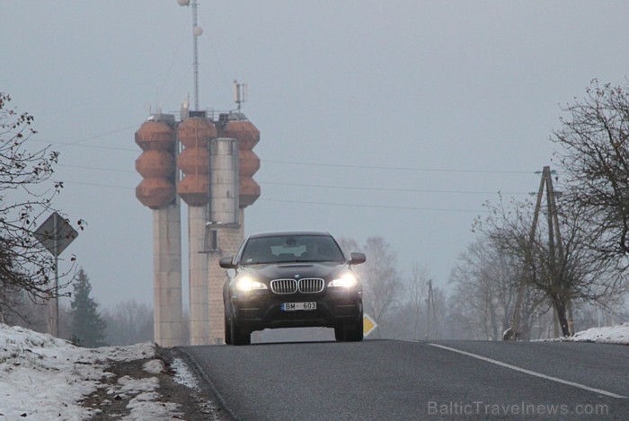 Travelnews.lv testē BMW X6 M50d, ko piedāvāja viens no BMW oficiālajiem dīleriem - www.inchcape-bmauto.lv 84135