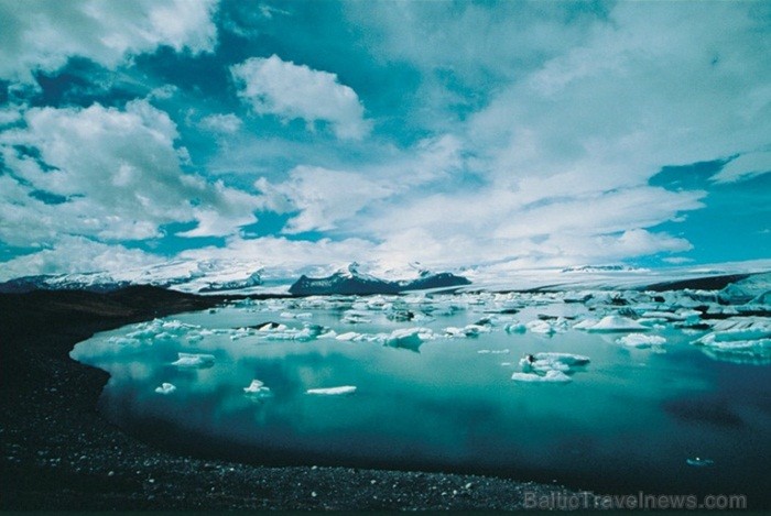 Islande jeb Īslande ir salu valsts Atlantijas okeāna ziemeļos starp Grenlandi, Norvēģiju un Britu salām. Foto: www.icelandtouristboard.com 85150