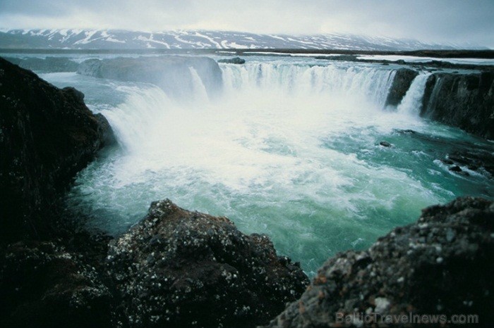 Islande jeb Īslande ir salu valsts Atlantijas okeāna ziemeļos starp Grenlandi, Norvēģiju un Britu salām. Foto: www.icelandtouristboard.com 85159